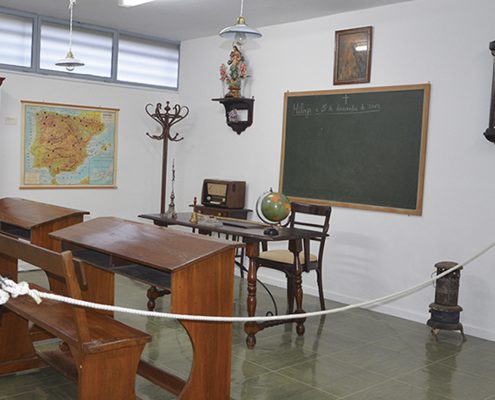 El instituto Gerald Brenan organiza una exposición dedicada a la escuela antigua