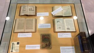 La enseñanza de la Física y la Química de 1845 a 1939: Instrumentos y manuales - vitrina 1