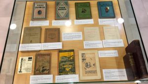 La enseñanza de la Física y la Química de 1845 a 1939: Instrumentos y manuales - vitrina 5