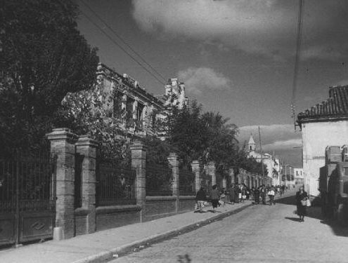 Fachada del grupo escolar Bergamín. Archivo Municipal de Málaga.