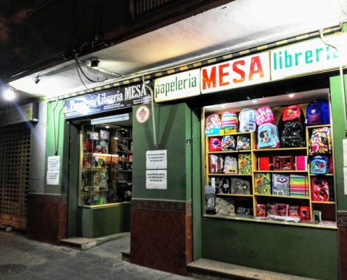 La papelería librería Mesa dona numerosos objetos e instrumentos al MAE