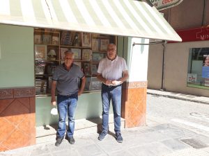 La papelería librería Mesa dona numerosos objetos e instrumentos al MAE