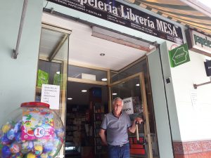 La papelería librería Mesa dona numerosos objetos e instrumentos al MAE