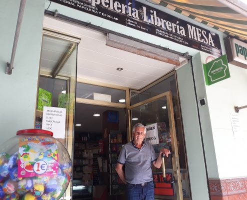 La papelería librería Mesa dona numerosos objetos e instrumentos al MAE