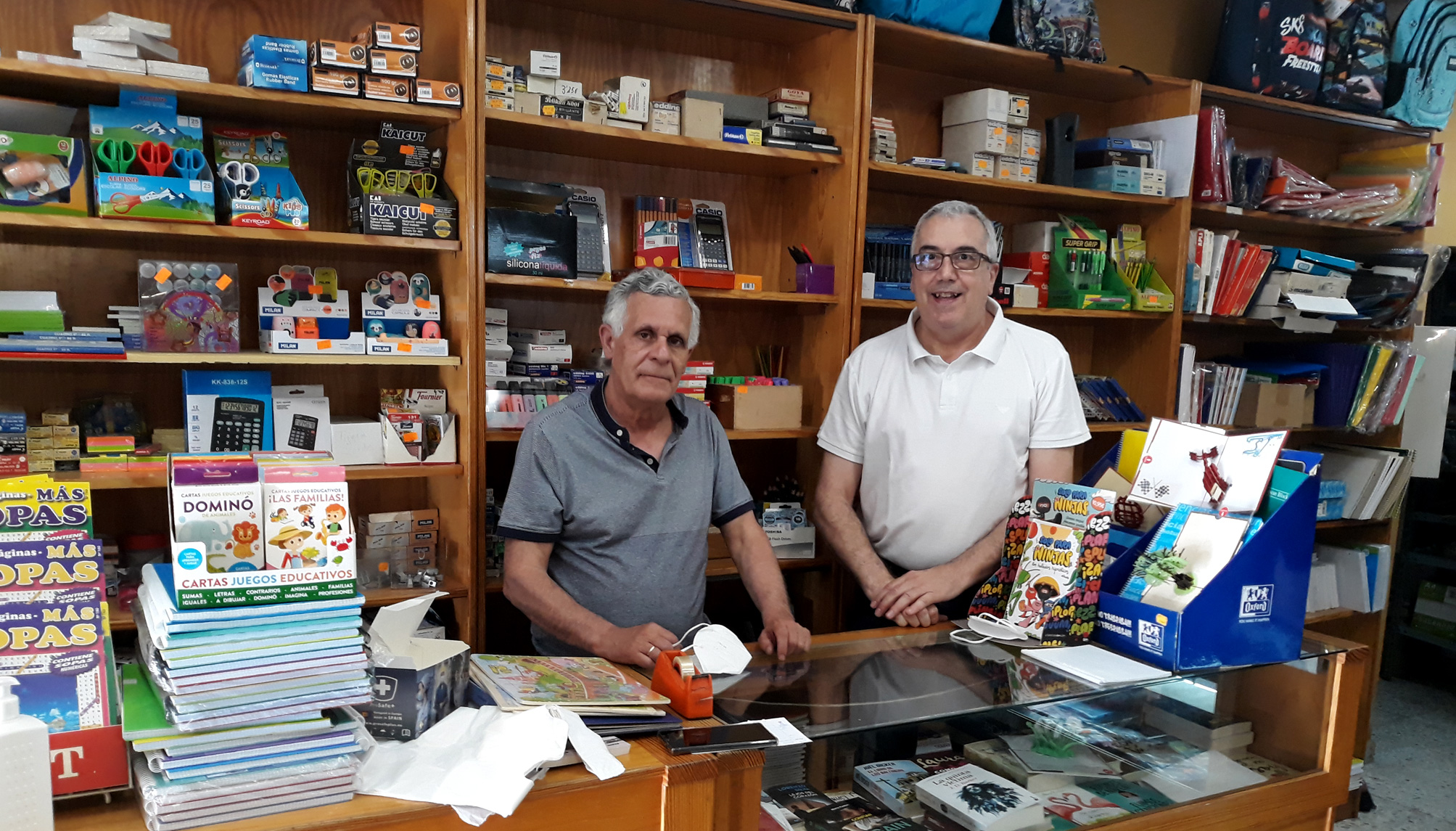 La papelería librería Mesa dona numerosos objetos e instrumentos al MAE