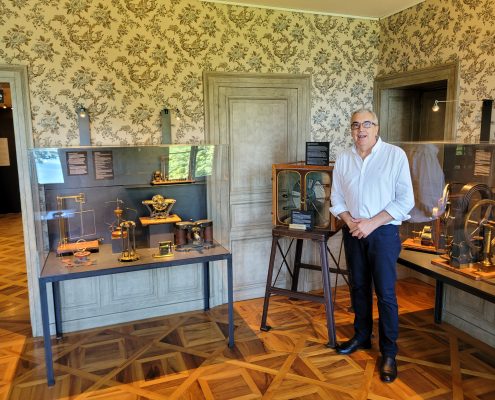 El comisario del MAE visita el Musée d’Histoire des Sciences de Ginebra