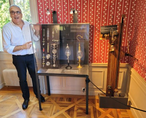 El comisario del MAE visita el Musée d’Histoire des Sciences de Ginebra