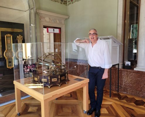 El comisario del MAE visita el Musée d’Histoire des Sciences de Ginebra