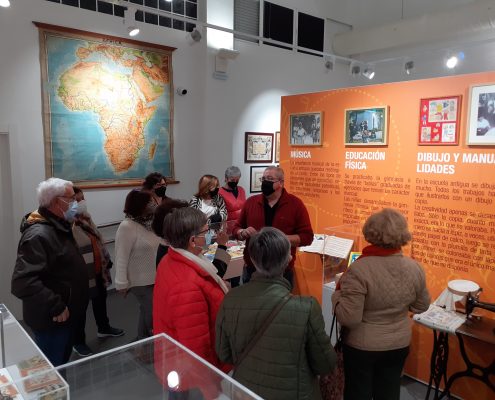 Visita del aula de Mayores de la UMA