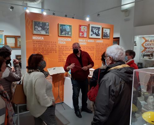 Visita del aula de Mayores de la UMA