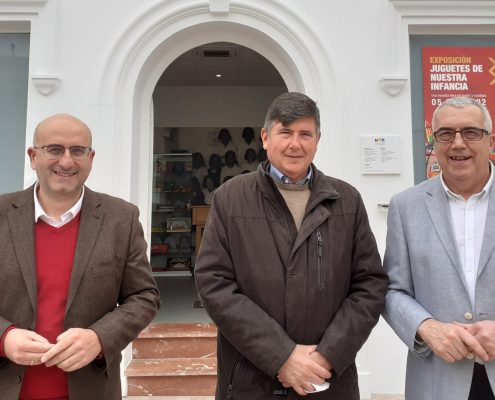 Visita de Manuel Pimentel al MAE