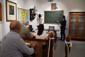 Visita de Miguel Briones al MAE