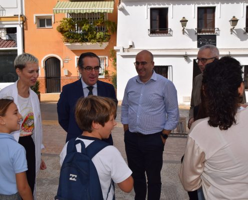 Visita de Miguel Briones al MAE