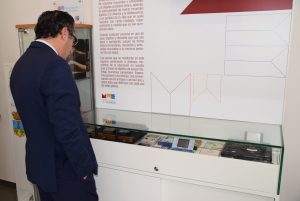 Visita de Miguel Briones al MAE