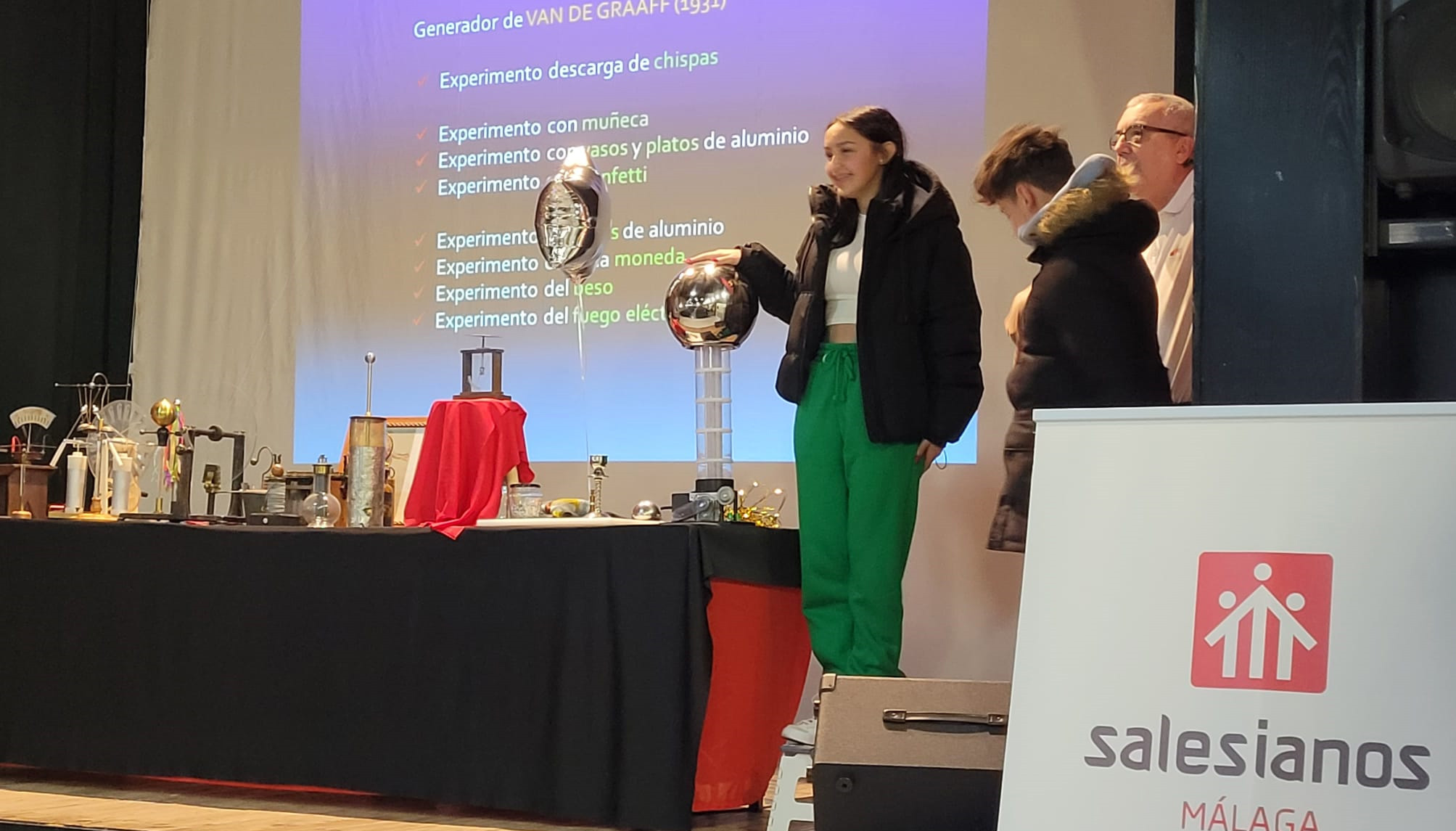 El MAE ofrece una conferencia en el colegio Salesianos San Bartolomé