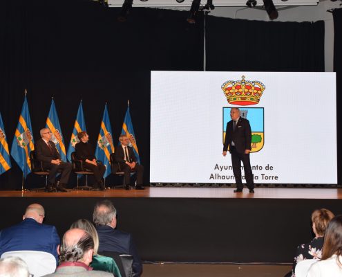 Jesús Asensi y José Antonio Mañas reciben el título de Hijo Adoptivo del Ayuntamiento de Alhaurín de la Torre