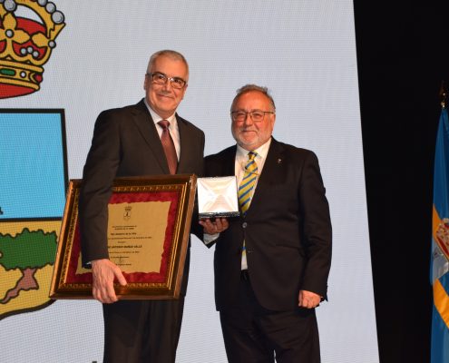 Jesús Asensi y José Antonio Mañas reciben el título de Hijo Adoptivo del Ayuntamiento de Alhaurín de la Torre