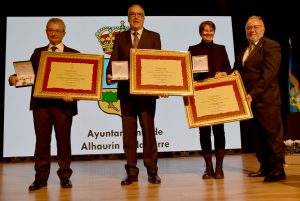 Jesús Asensi y José Antonio Mañas reciben el título de Hijo Adoptivo del Ayuntamiento de Alhaurín de la Torre