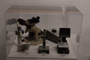 El microscopio protagoniza la nueva exposición del MAE