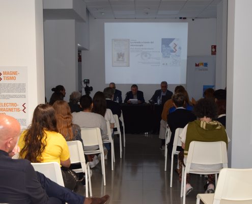 El MAE celebra la cuarta ponencia dedicada a la ciencia con el académico Antonio Heredia