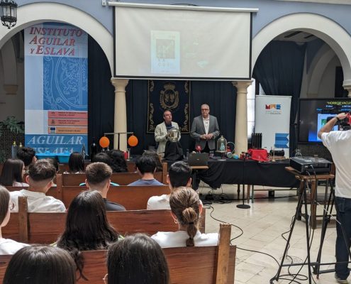 El MAE participa en las actividades del IES Aguilar y Eslava con motivo del Día Internacional de los Museos