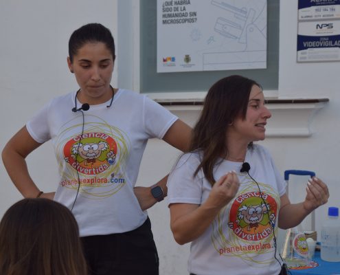 El MAE celebra su taller de ciencia para toda la familia en la plaza de Santa Ana