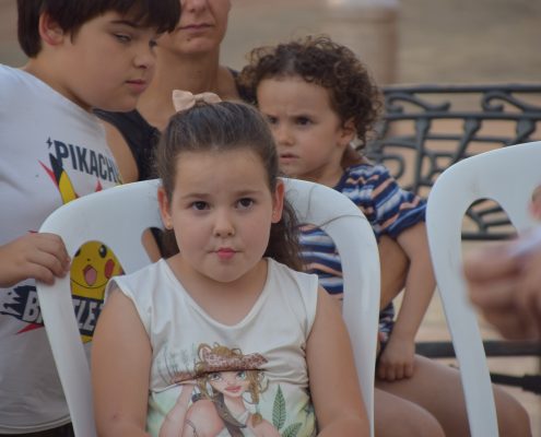 El MAE celebra su taller de ciencia para toda la familia en la plaza de Santa Ana