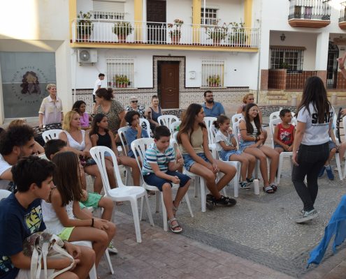 El MAE celebra su taller de ciencia para toda la familia en la plaza de Santa Ana