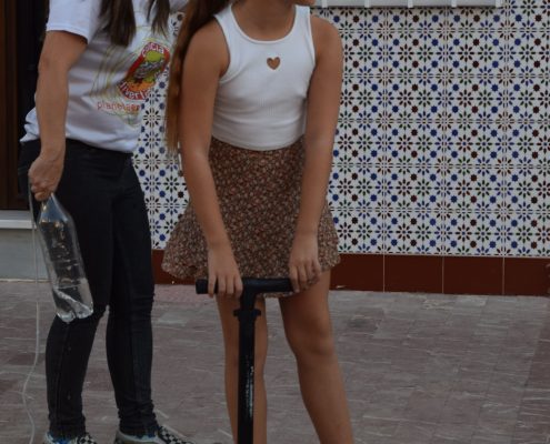 El MAE celebra su taller de ciencia para toda la familia en la plaza de Santa Ana