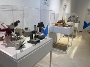 Esposición Luz y Microscopía