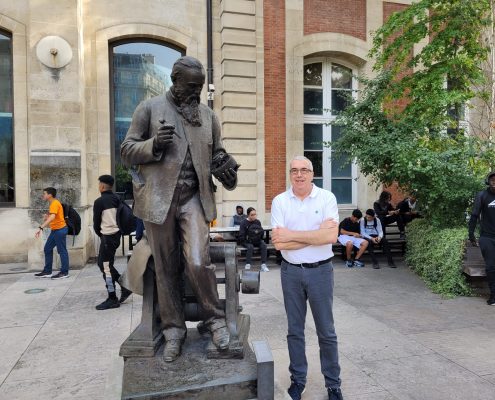 El comisario del MAE visita el Museo de Artes y Oficios de París