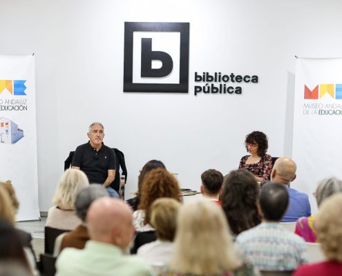 El periodista Jon Sistiaga clausura el VI ciclo 'El MAE se mueve'