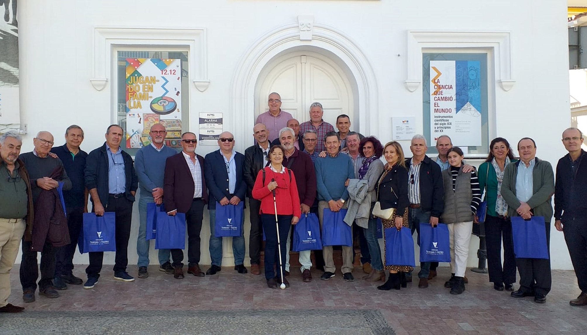 El MAE recibe la visita de un grupo de antiguos seminaristas