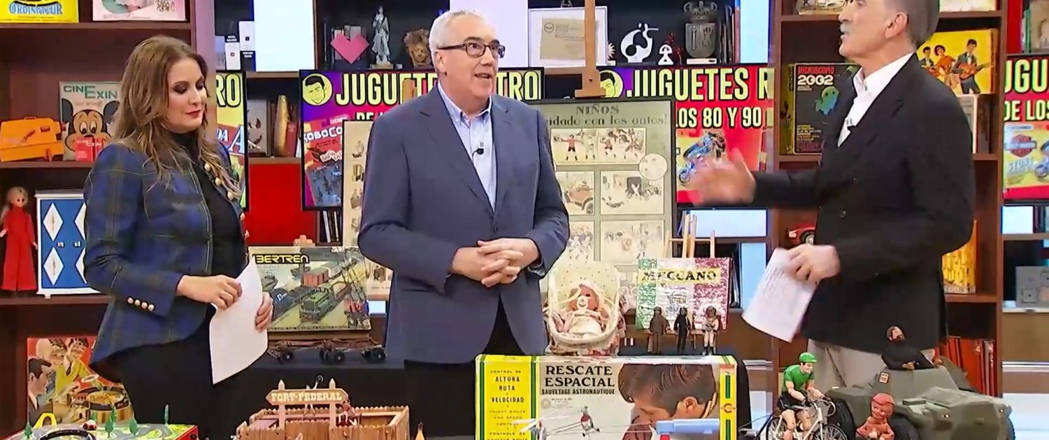 El comisario del MAE visita Canal SUR