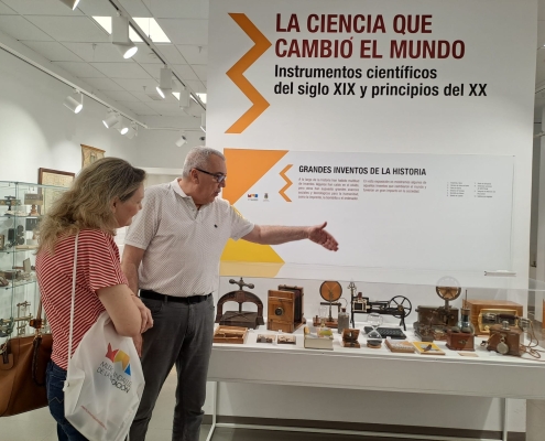 Visita institucional de referentes en museos pedagógicos al MAE Visita institucional de referentes en museos pedagógicos al MAE